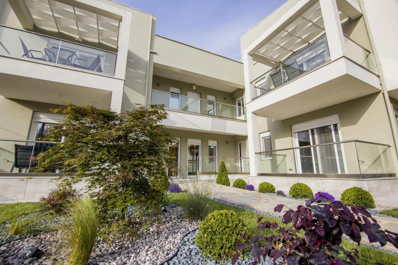 Armonia Resort Ofrínion 外观 照片