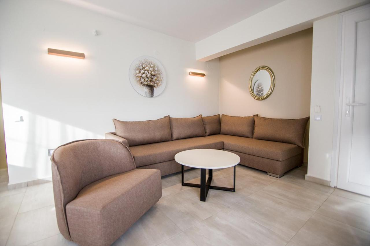 Armonia Resort Ofrínion 外观 照片